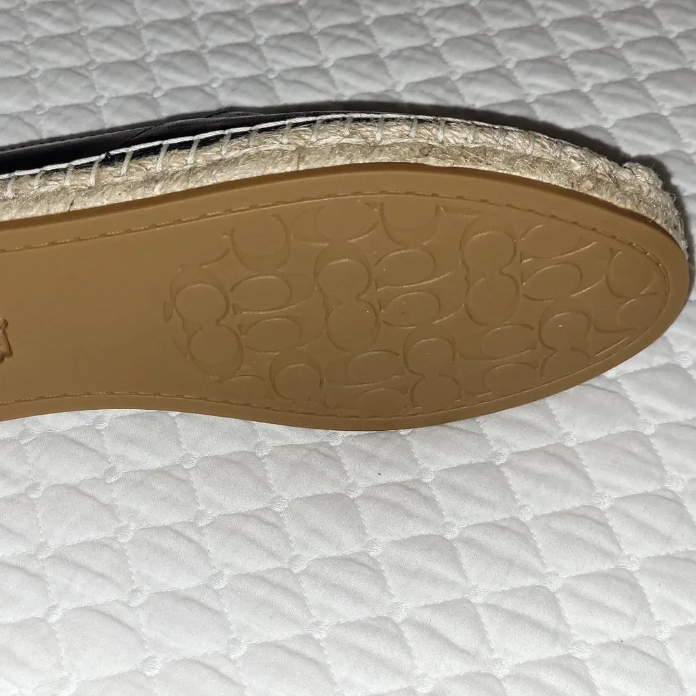 Shoes - Picture 2 of 4